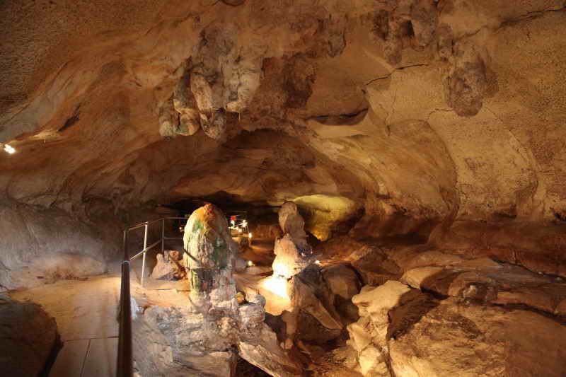 пещера Гхар-Далам